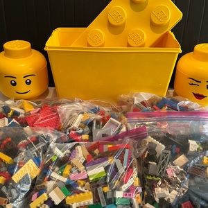 LEGO bundle-20lbs - 2 LEGO heads/2 stackable container /1 blue container